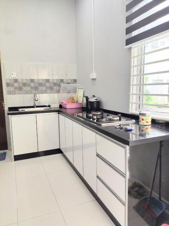 Private Pool Cassa Dinies, Wifi , Bbq,10 Pax Villa Rantau Panjang Exterior photo