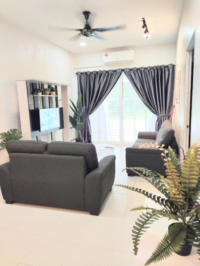 Private Pool Cassa Dinies, Wifi , Bbq,10 Pax Villa Rantau Panjang Exterior photo