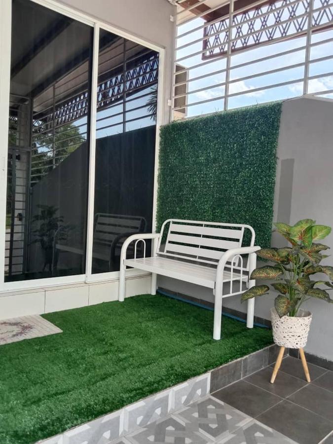 Private Pool Cassa Dinies, Wifi , Bbq,10 Pax Villa Rantau Panjang Exterior photo