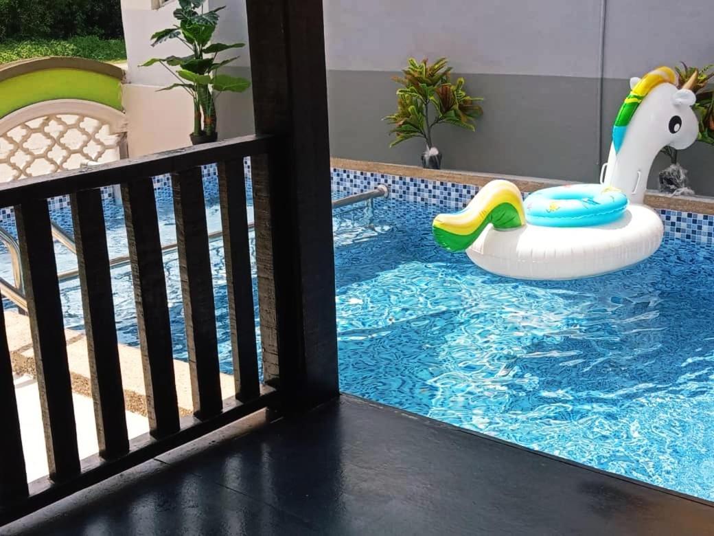 Private Pool Cassa Dinies, Wifi , Bbq,10 Pax Villa Rantau Panjang Exterior photo