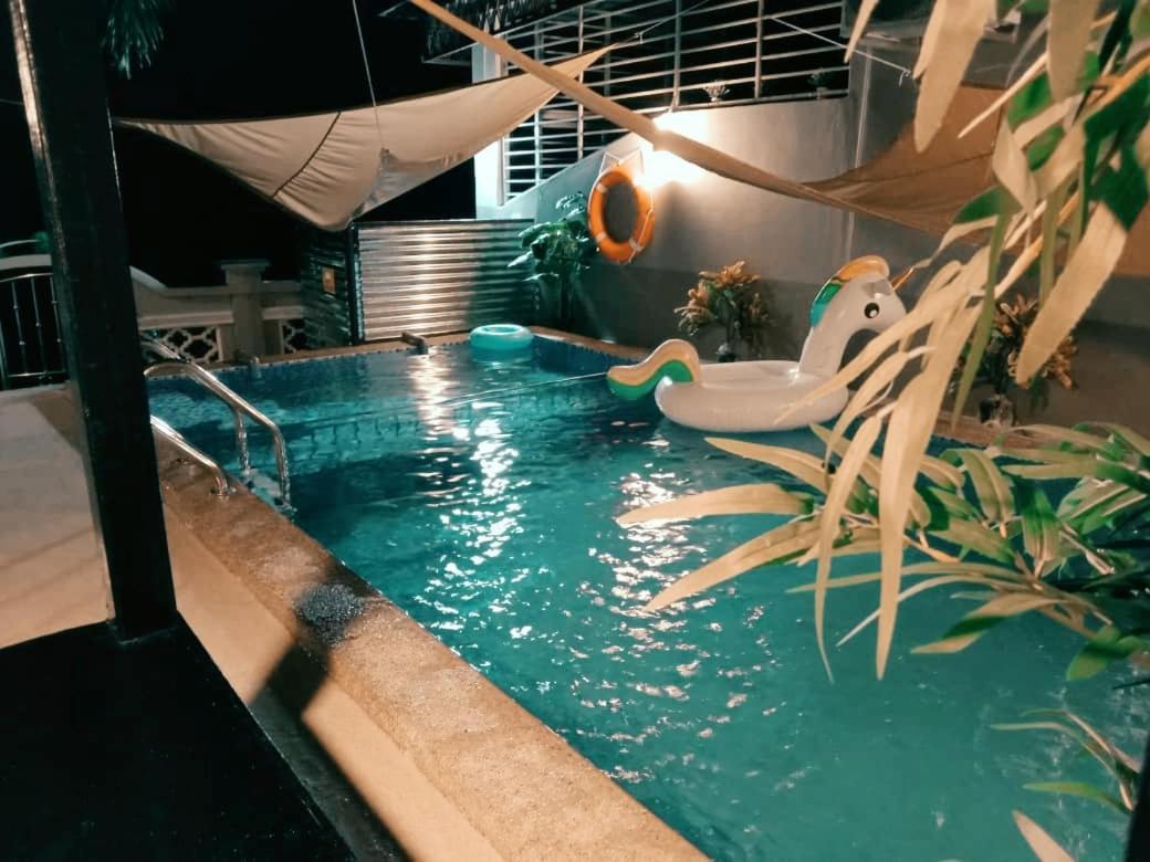 Private Pool Cassa Dinies, Wifi , Bbq,10 Pax Villa Rantau Panjang Exterior photo