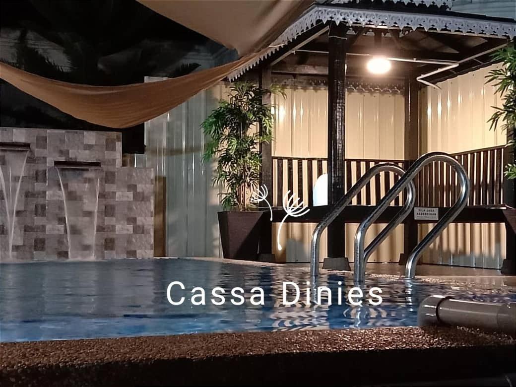 Private Pool Cassa Dinies, Wifi , Bbq,10 Pax Villa Rantau Panjang Exterior photo