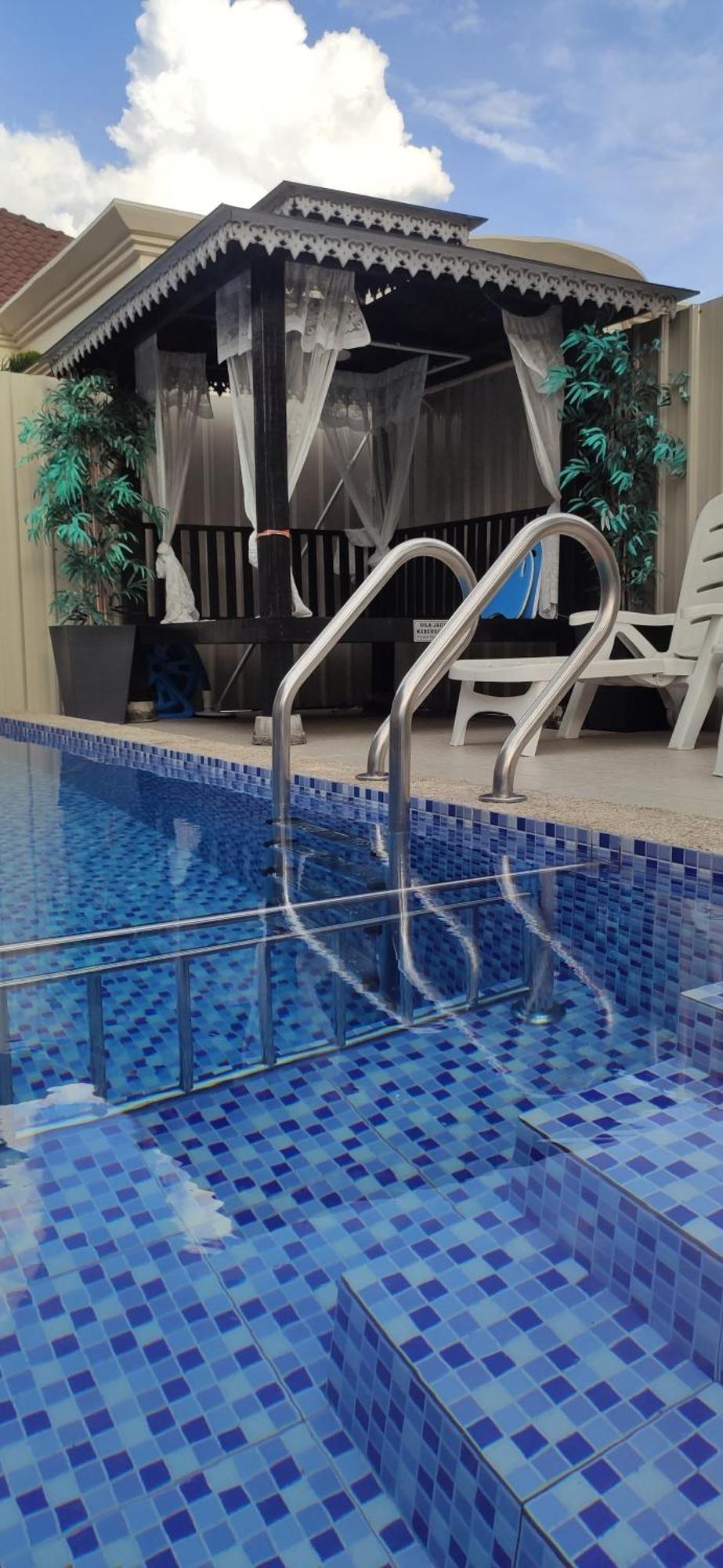 Private Pool Cassa Dinies, Wifi , Bbq,10 Pax Villa Rantau Panjang Exterior photo