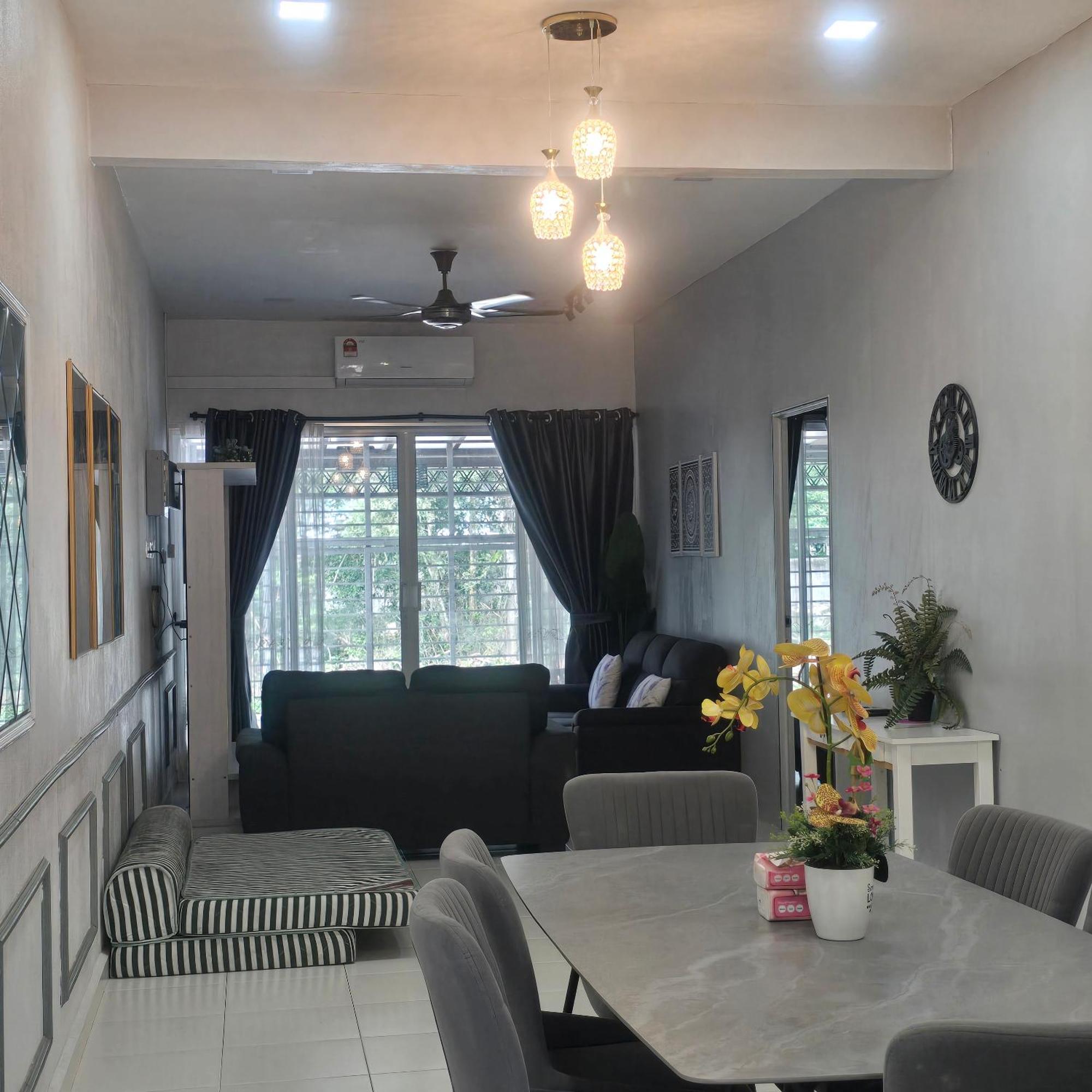 Private Pool Cassa Dinies, Wifi , Bbq,10 Pax Villa Rantau Panjang Exterior photo