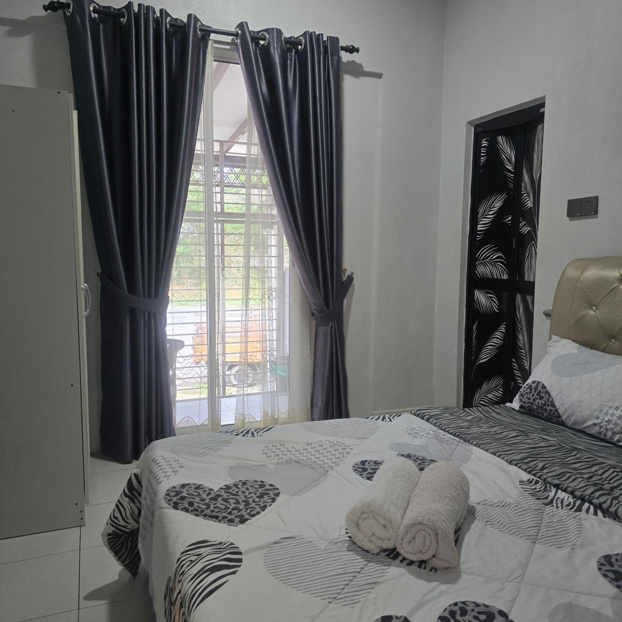 Private Pool Cassa Dinies, Wifi , Bbq,10 Pax Villa Rantau Panjang Exterior photo